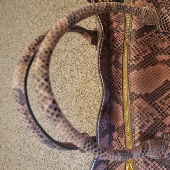 G.I.L.I Snake Printed Leather Bag - Picture 6 of 17
